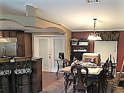 dining area off kitchen