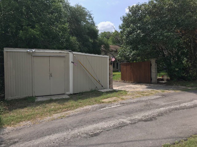 storage shed and workshop